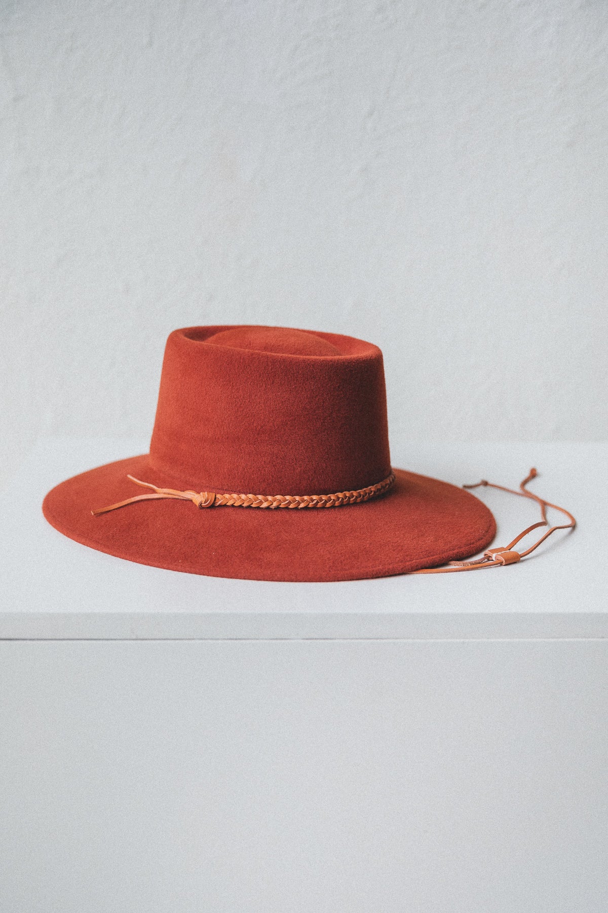 DARYL WITH LINDQUIST GEORGIE DRAWSTRING