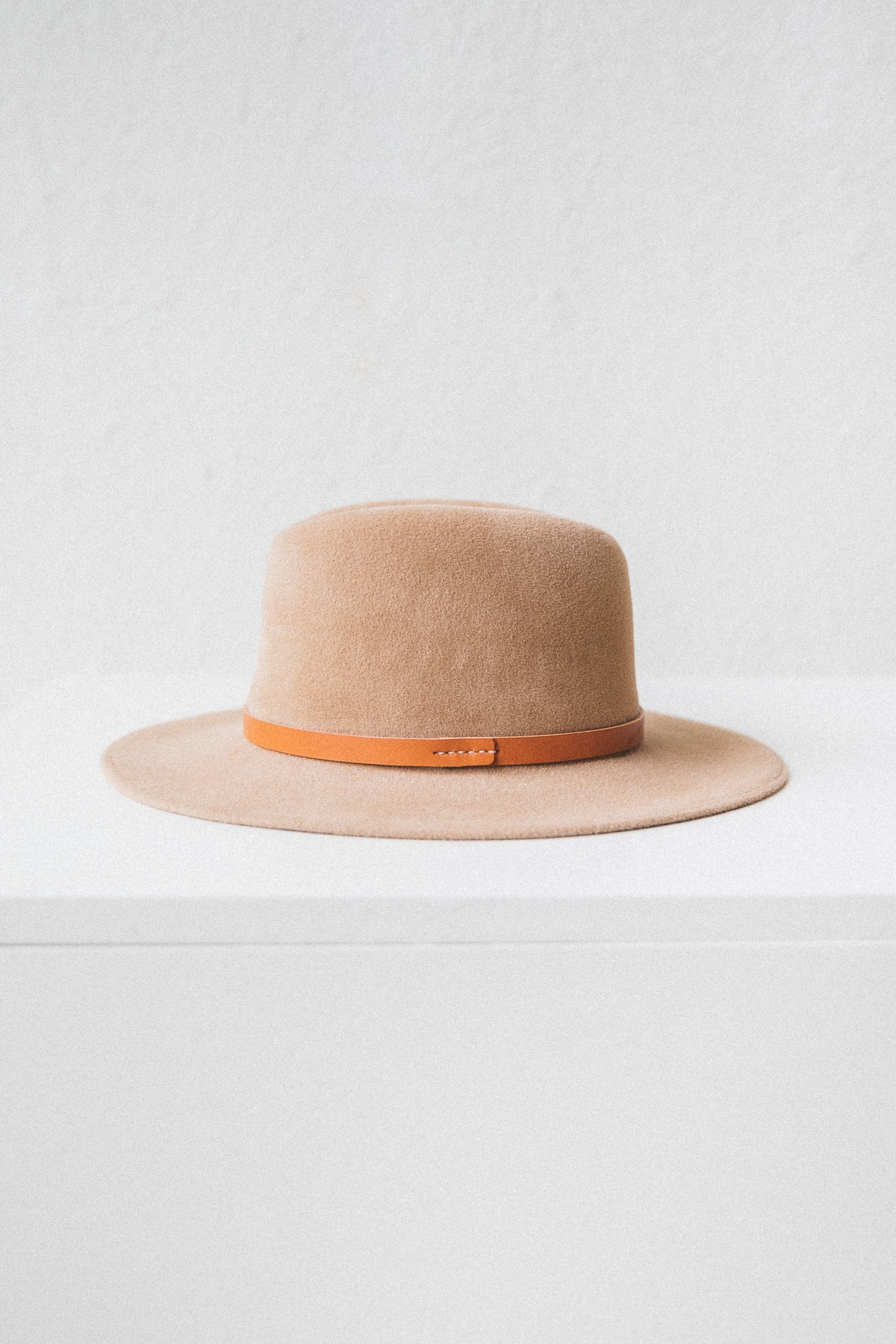 JACKSON WITH A STITCHED LEATHER BAND IN VELOUR FELT