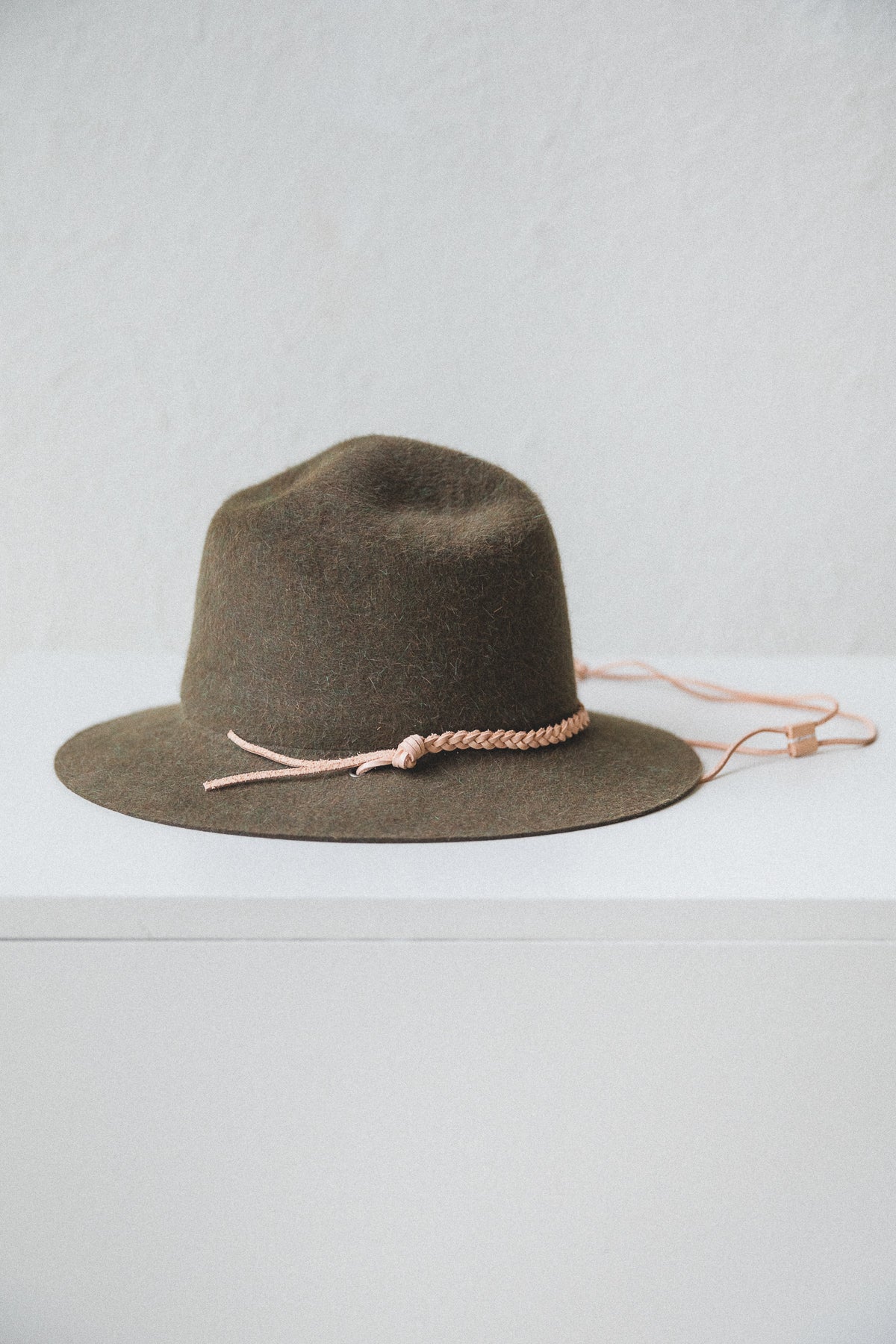 RANGER WITH LINDQUIST GEORGIE DRAWSTRING IN VELOUR FELT