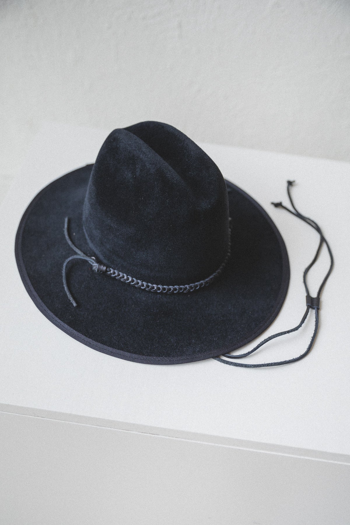 SAVOY WITH LINDQUIST GEORGIE DRAWSTRING IN VELOUR FELT