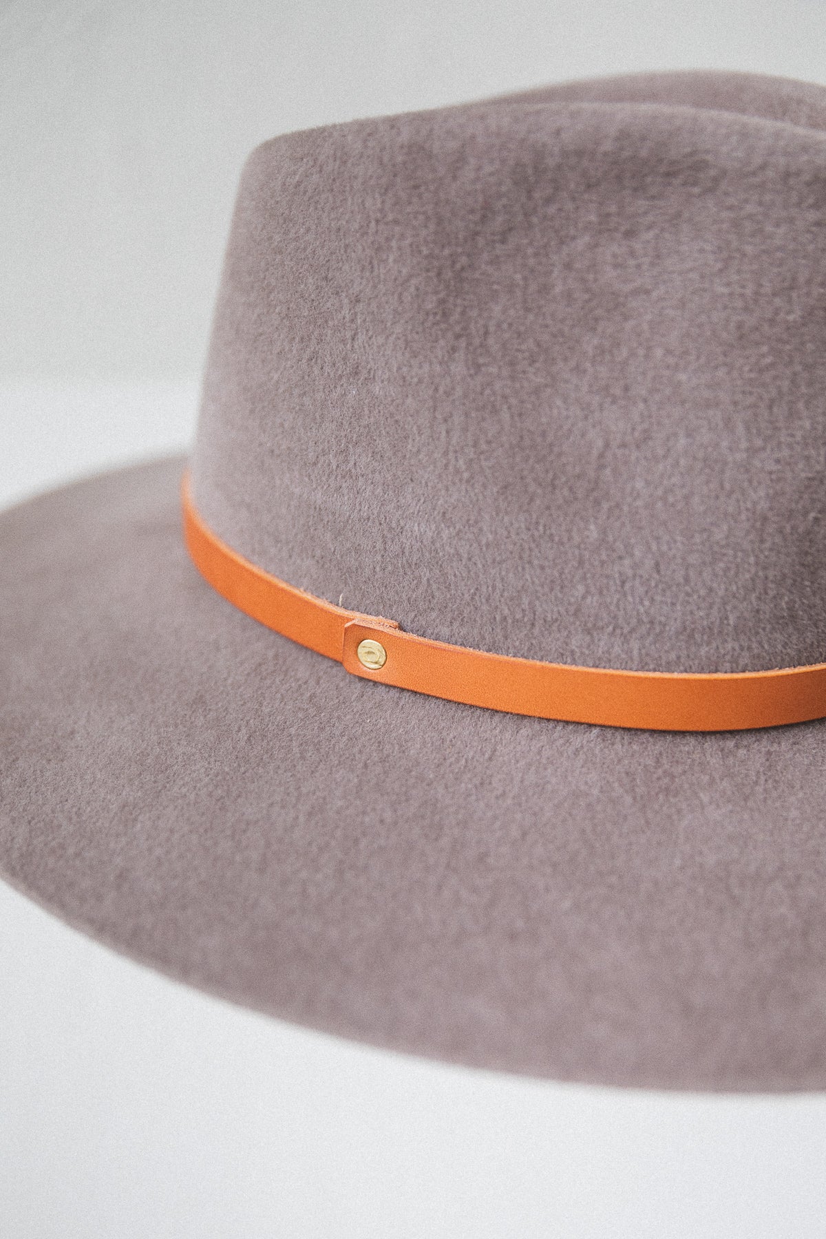 WAKEFIELD WITH LEATHER BAND IN VELOUR FELT