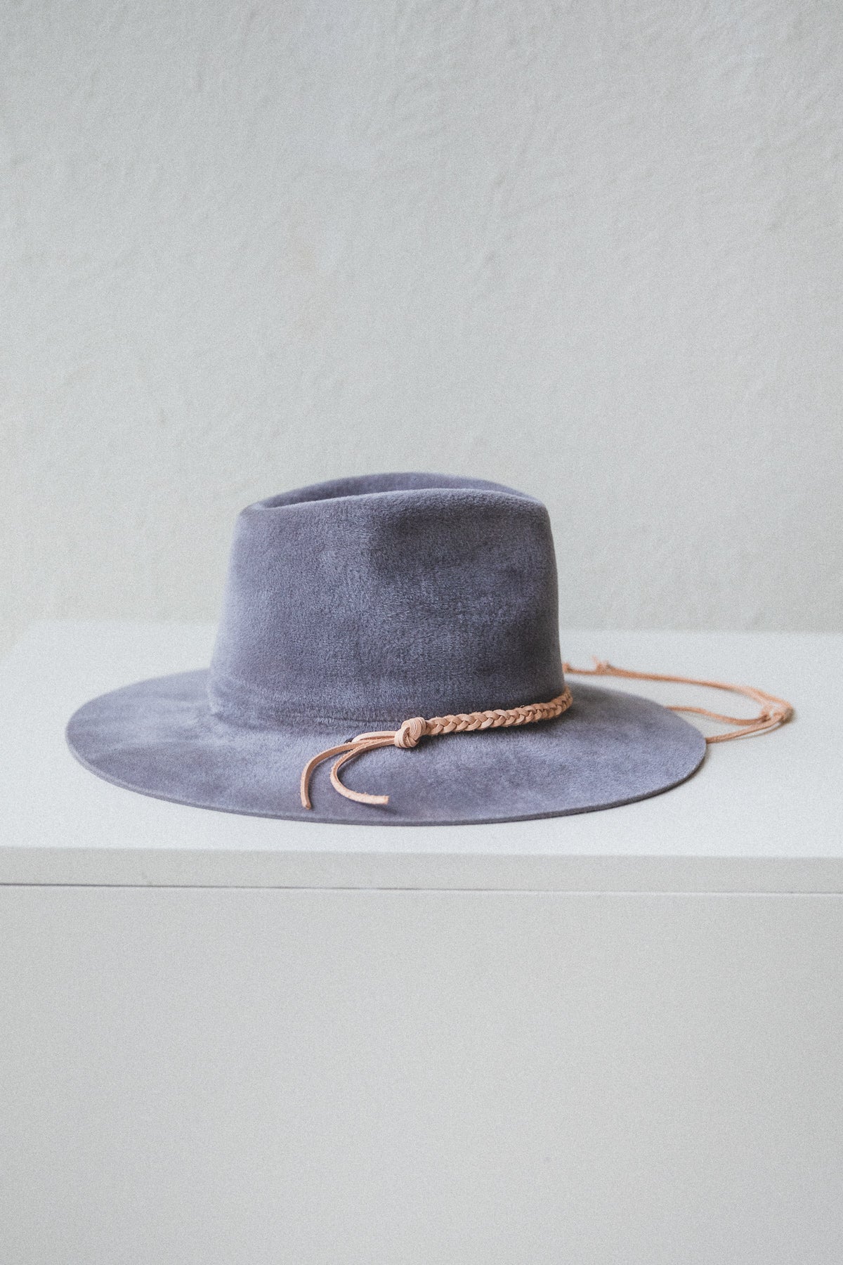 WAKEFIELD WITH LINDQUIST GEORGIE DRAWSTRING IN VELOUR FELT