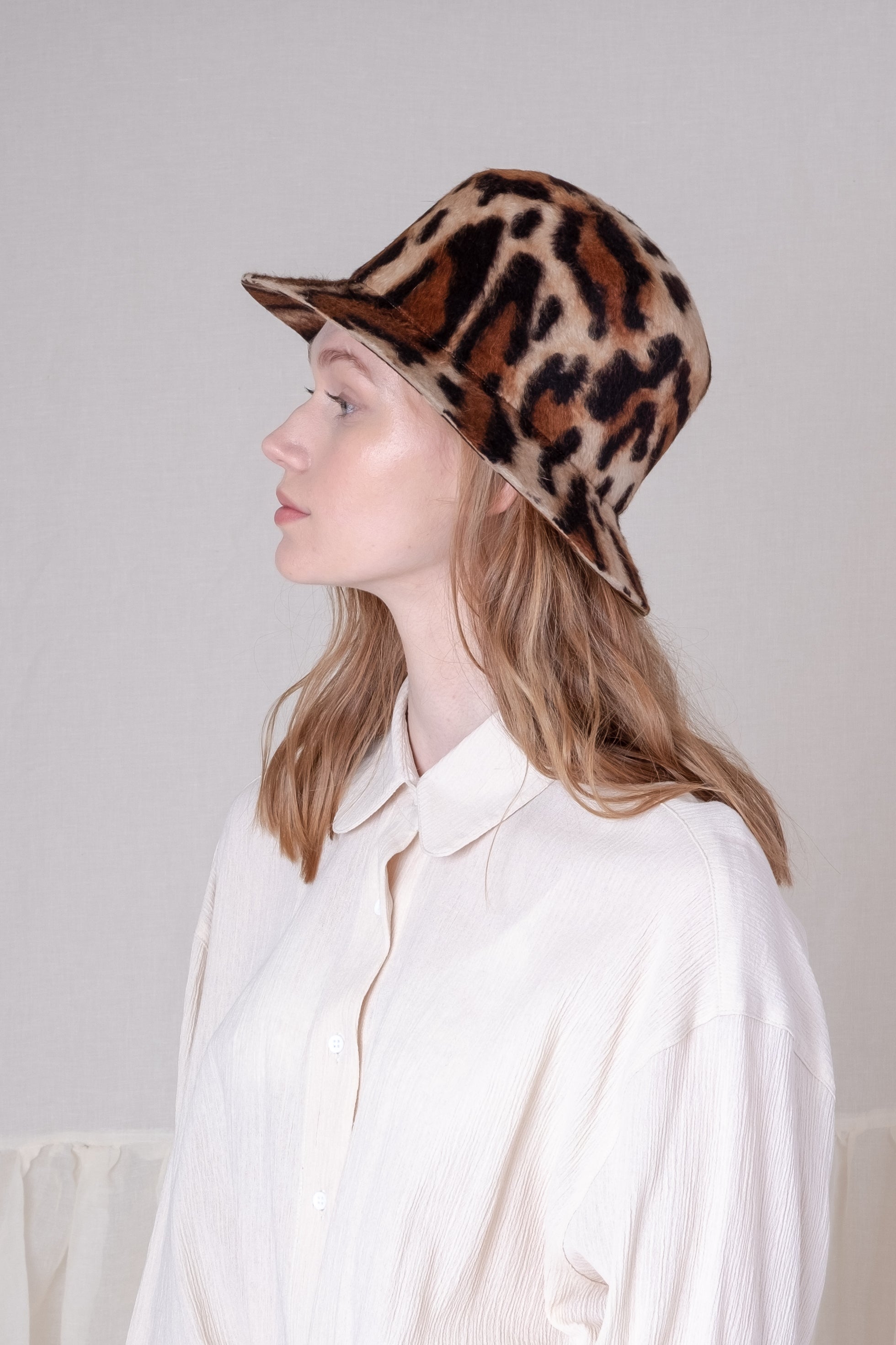 BUCKET HAT IN SHAG FELT