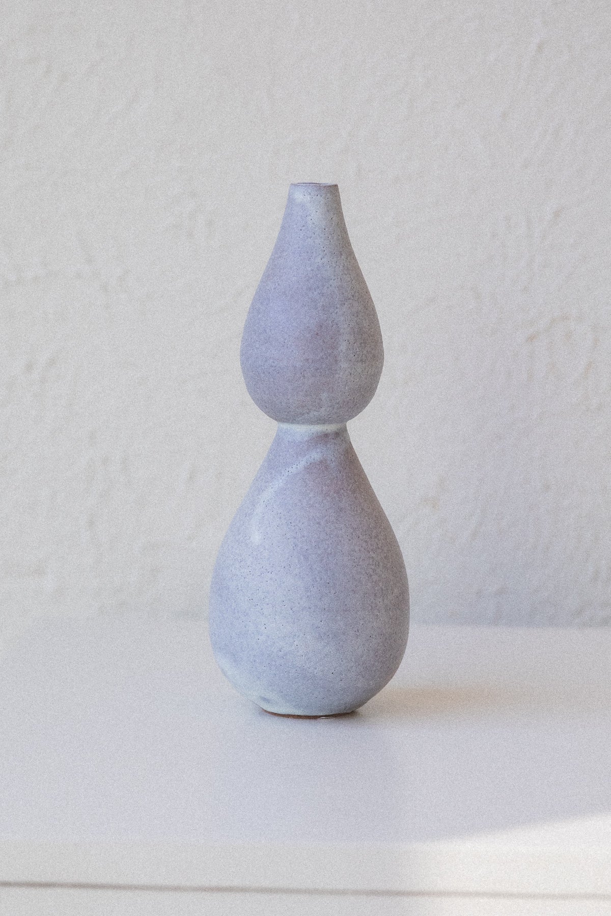 TIERED TULIP VASE IN TEXTURED LILAC