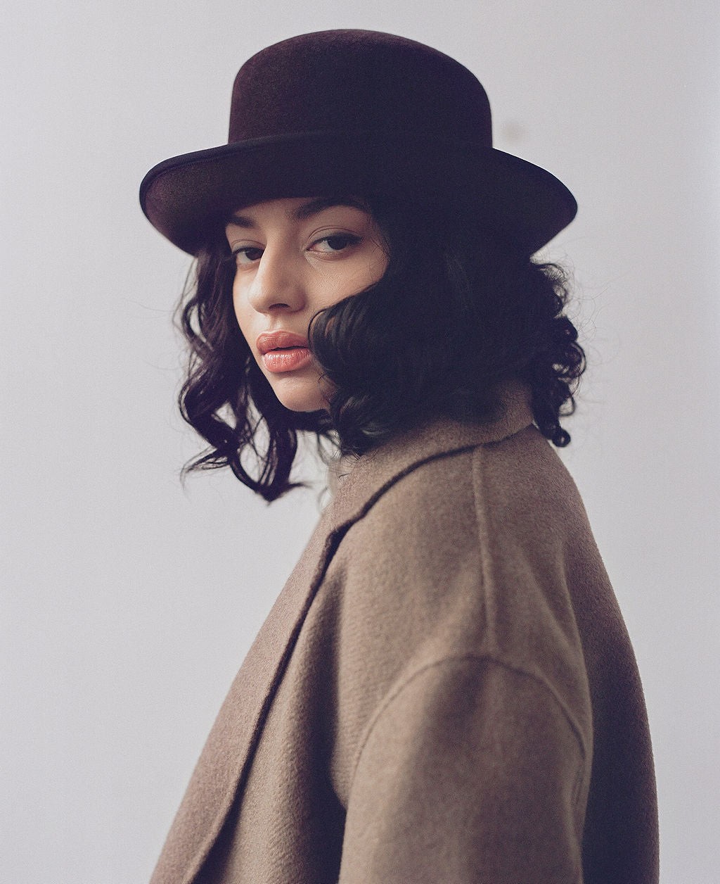 CASSIE IN VELOUR FELT