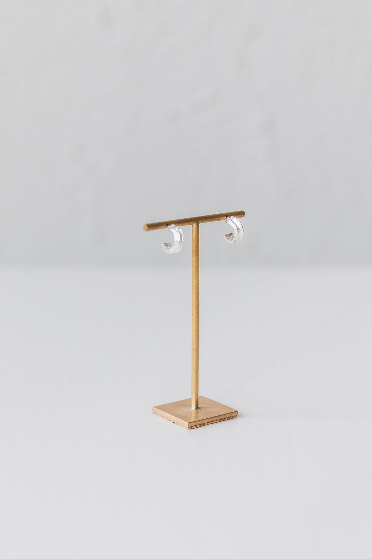 PETITE HERA HOOPS IN SILVER