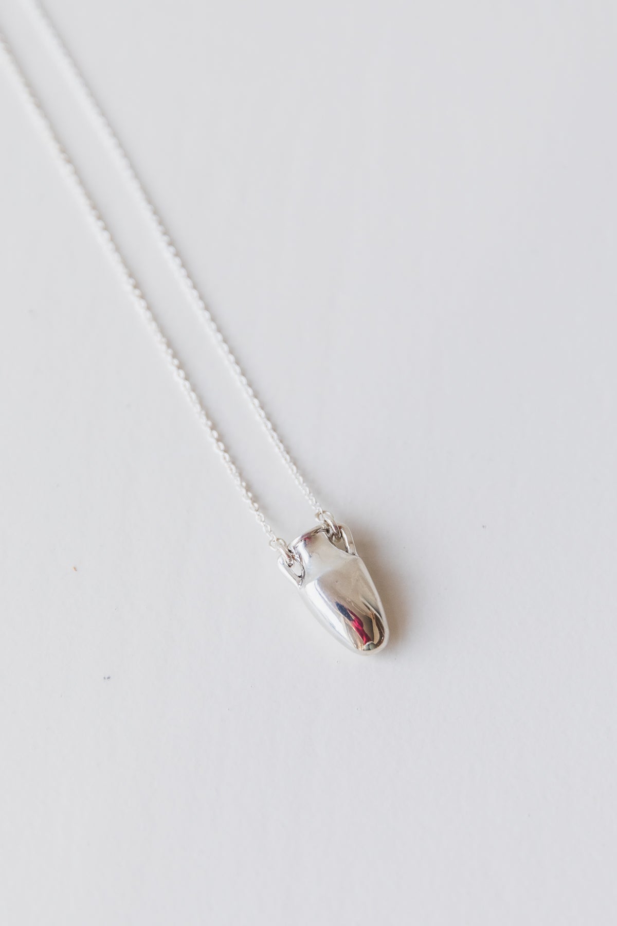 VASE NECKLACE IN SILVER