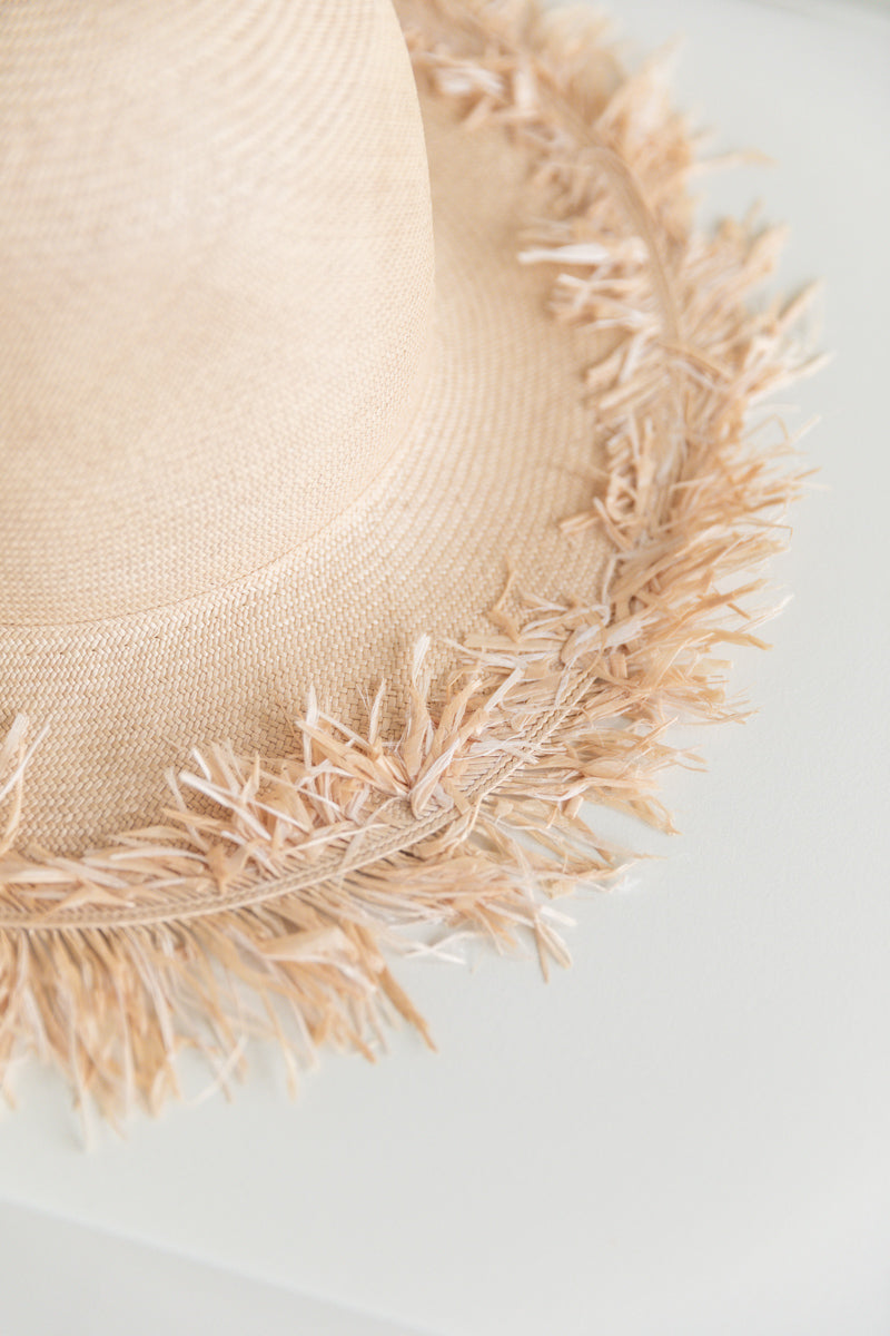 CEDAR HAT FINE GRADE MONTECRISTI STRAW