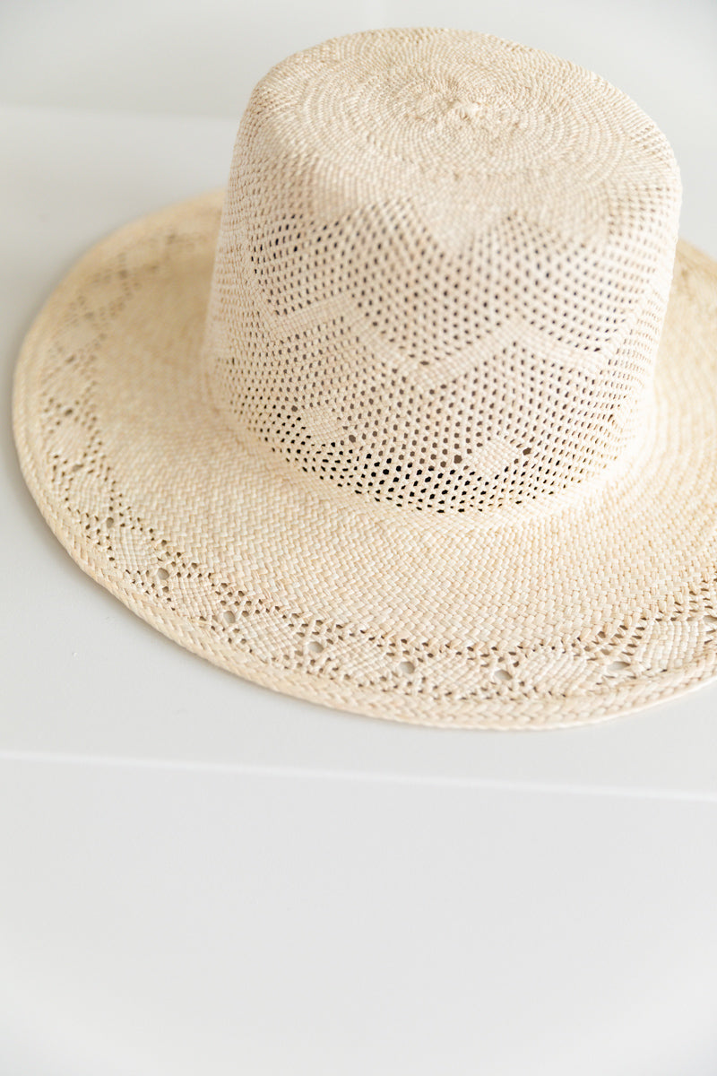 PATIO HAT HAT IN PANAMA STRAW