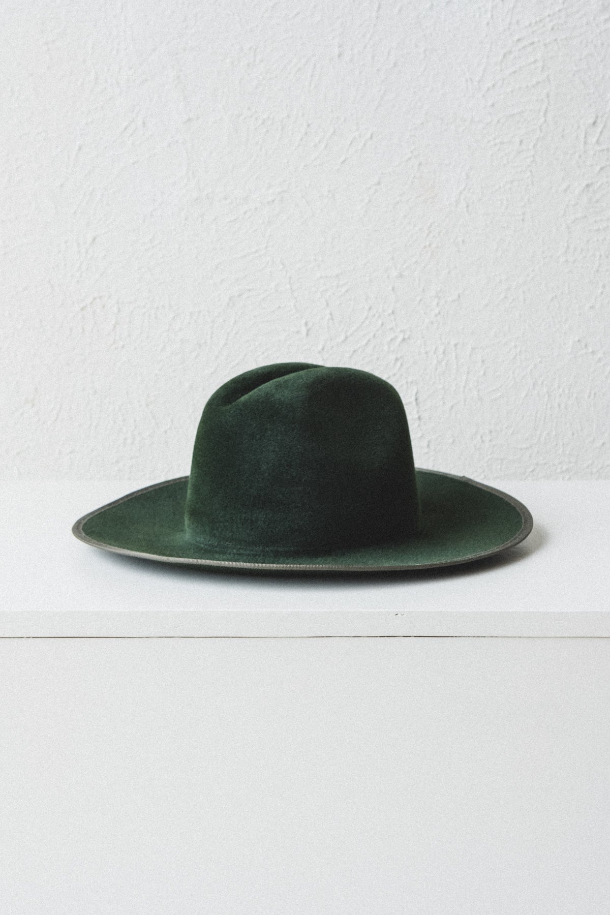 SAVOY IN VELOUR FELT