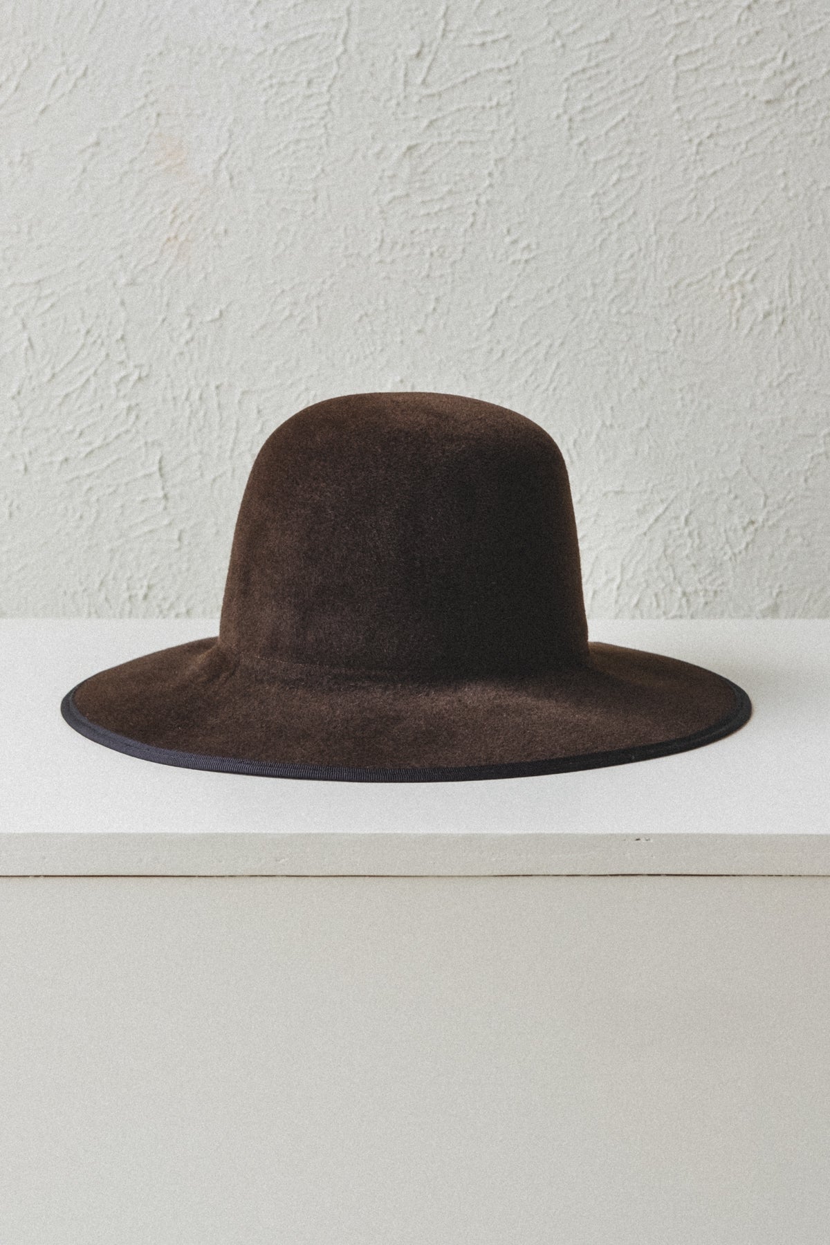 VIOLETTO IN VELOUR FELT