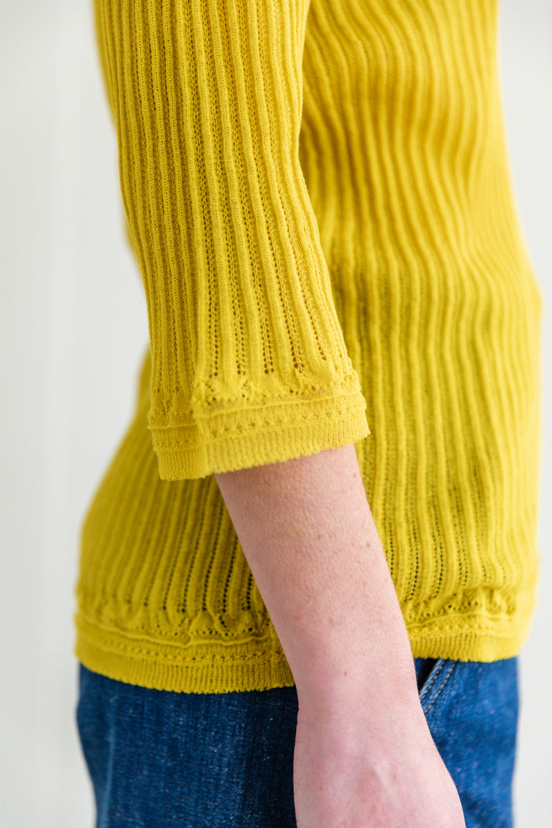 KNITTED LACE PULLOVER IN YELLOW