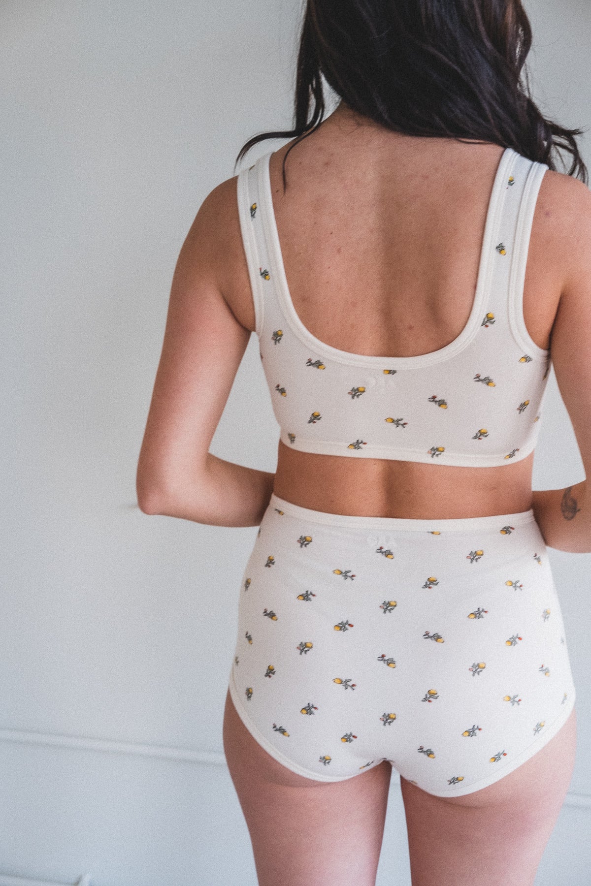 WIDE-STRAP BRA IN YELLOW CALICO