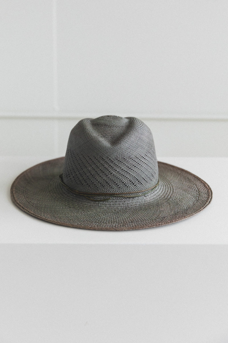 DESERT HAT IN FINE GRADE PANAMA STRAW