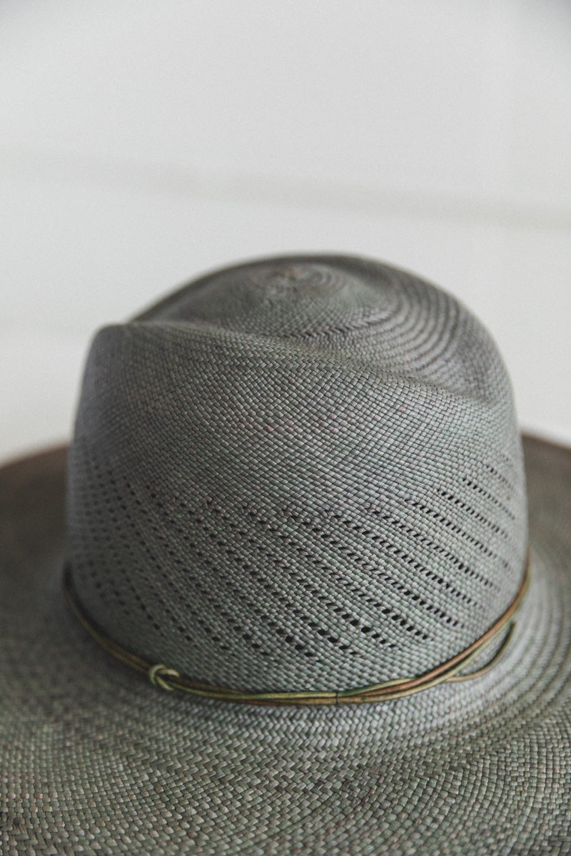 DESERT HAT IN FINE GRADE PANAMA STRAW