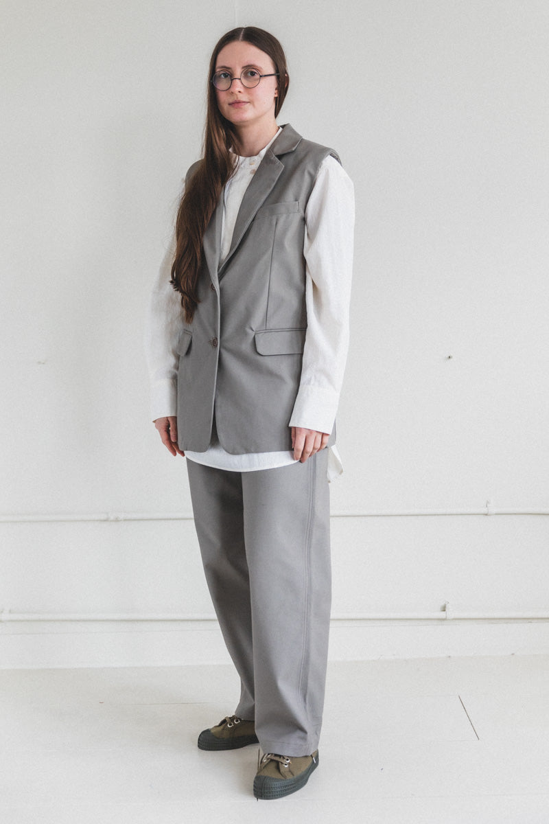 CONSTANCE VEST IN MUSHROOM TWILL