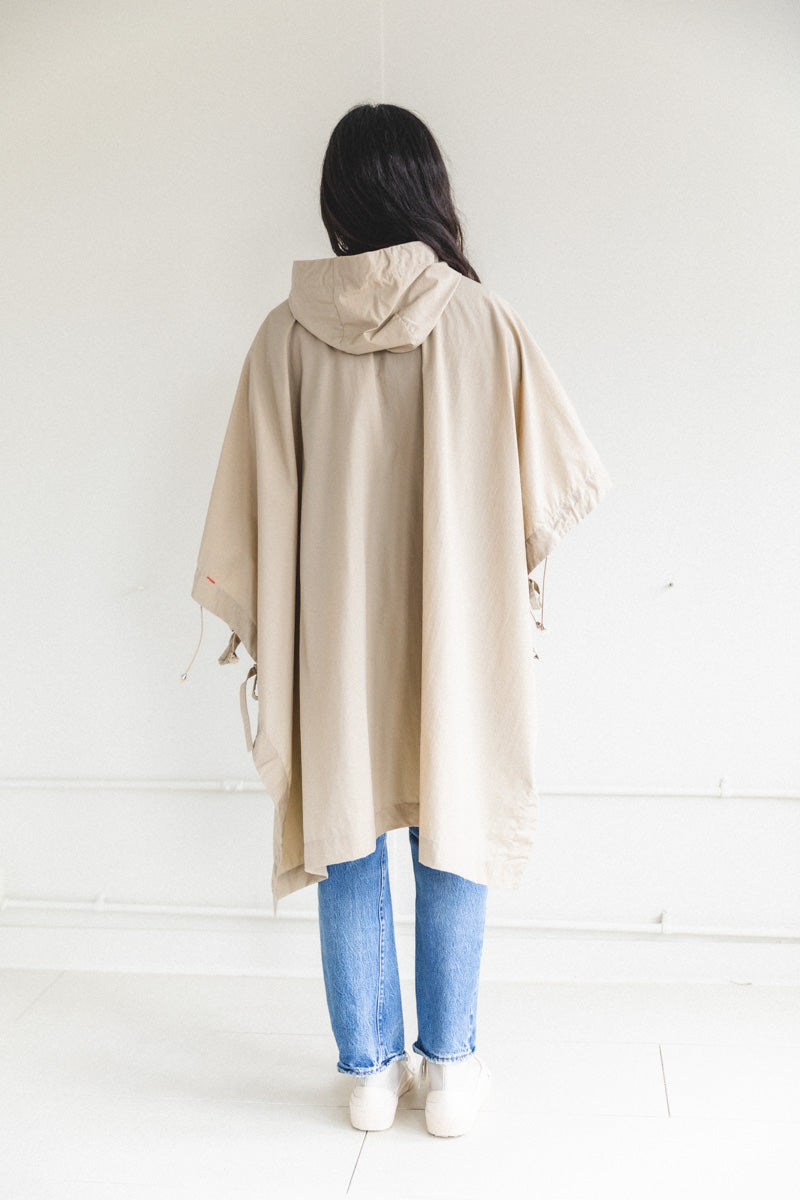 SHORT PONCHO IN BEIGE LIGHT TECH