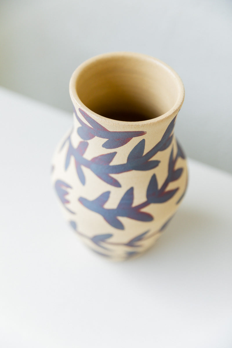 SMALL FLORAL PATTERN VASE