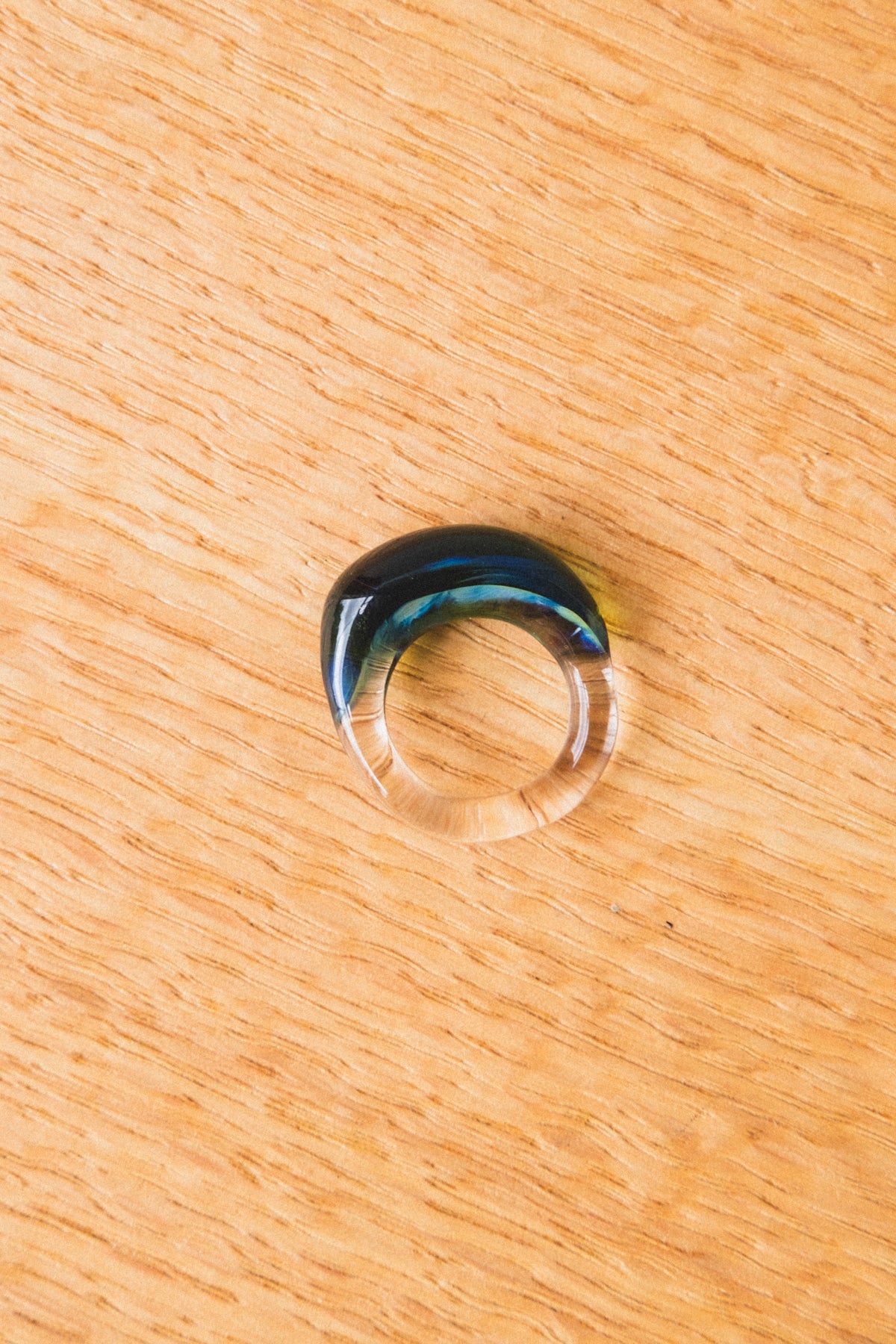 GLASS BAND RING IN IVY