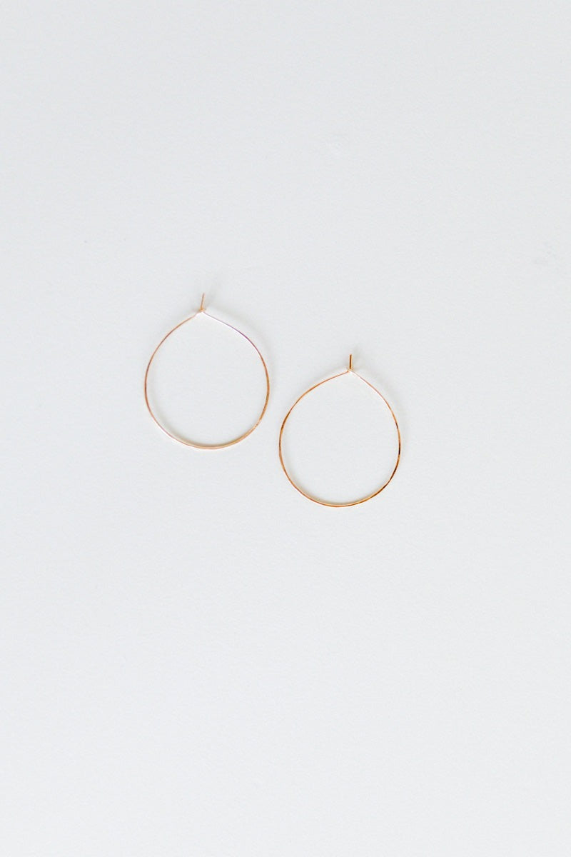 HAMMERED SMALL HOOPS IN 14K GOLD