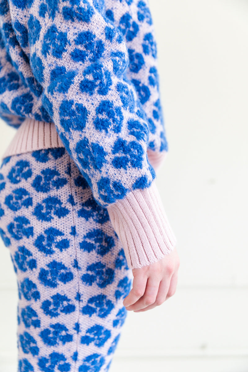 GOLGOLI TURTLENECK IN DUSTY PINK & BLUE