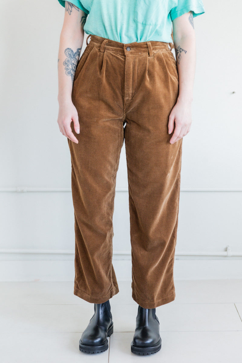 TWO TUCK CORDUROY TROUSER IN CAMEL