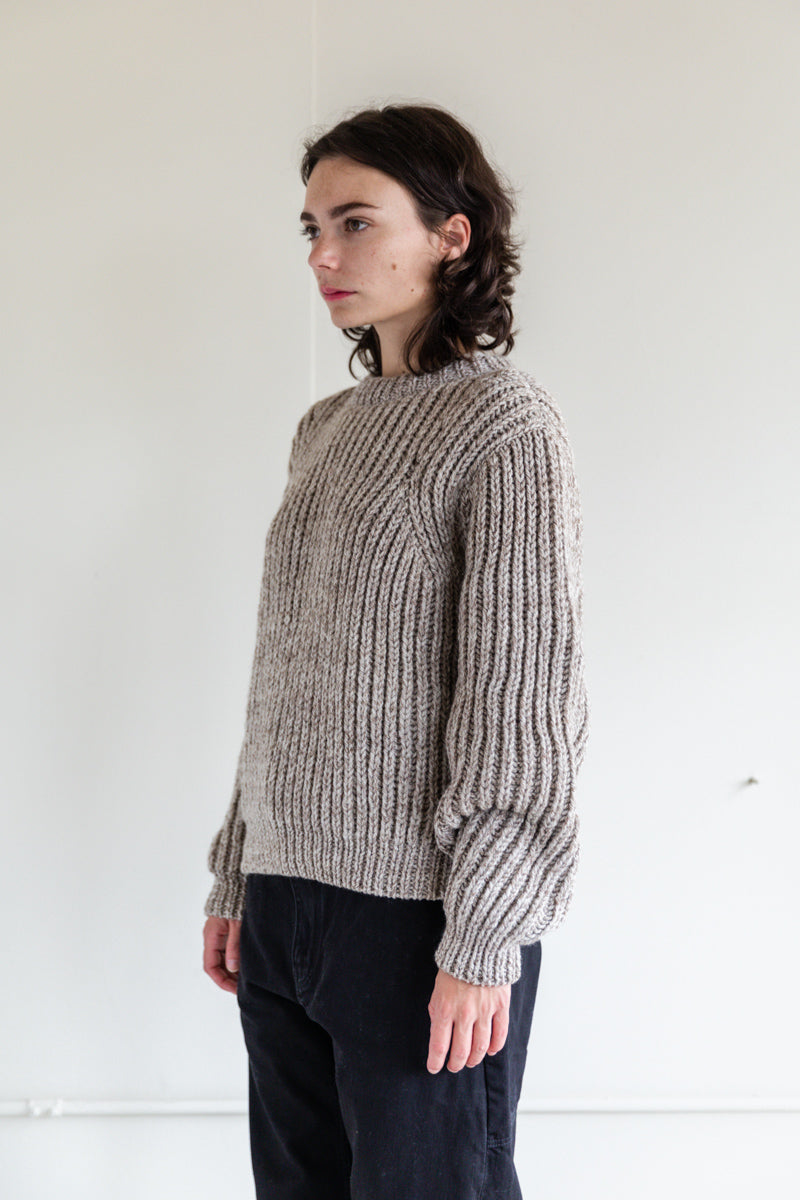 OMBU SWEATER IN STONE