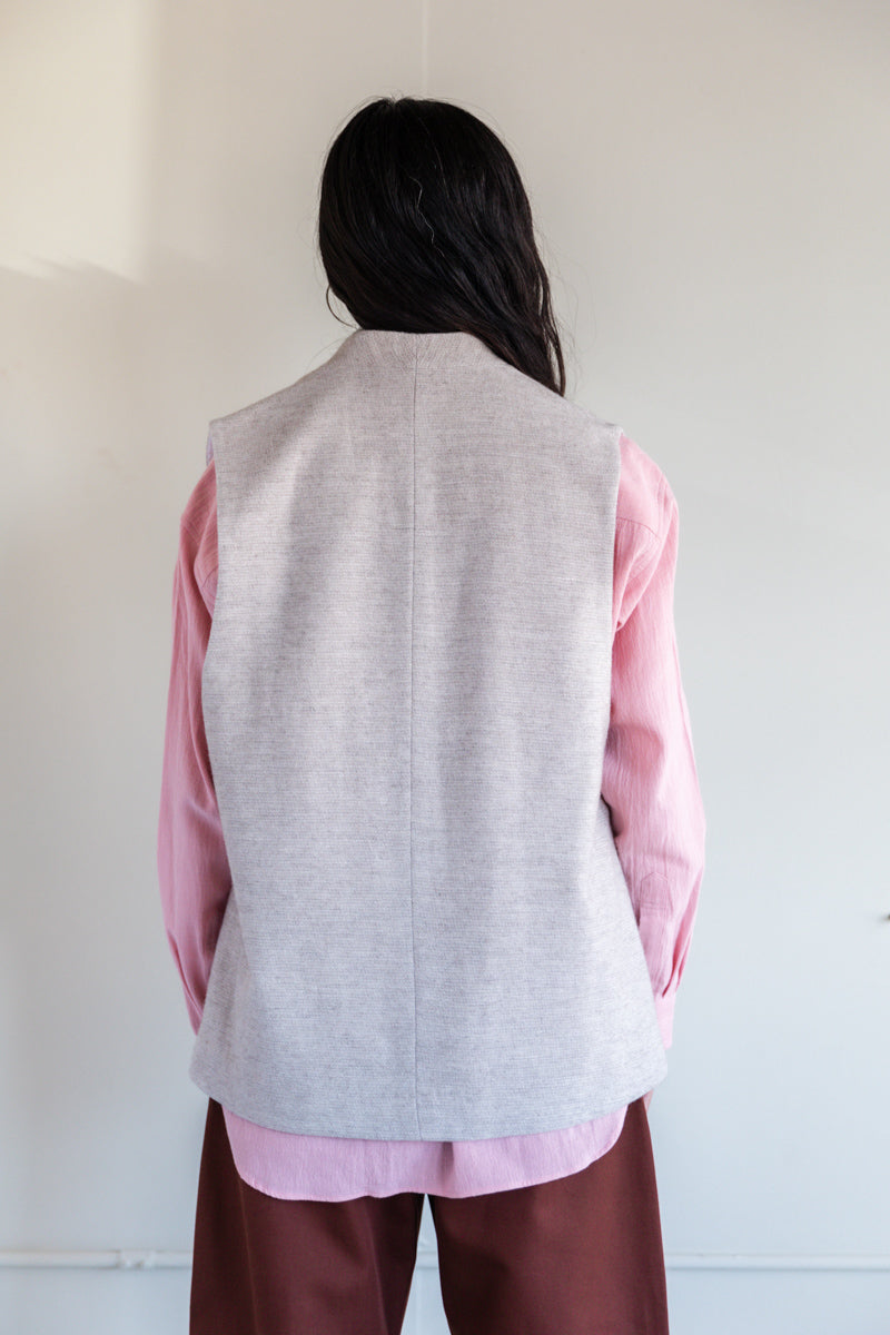 PURE VEST IN LINEN STITCHED UNDYED YAK WOOL