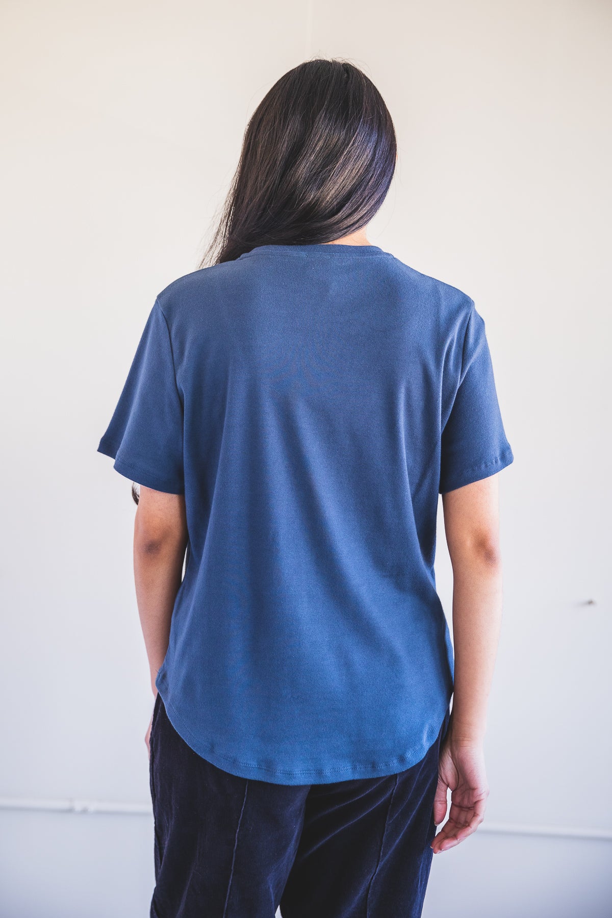 ESSENTIAL TEE SHIRT IN NIGHT BLUE BRUSHED COTTON JERSEY