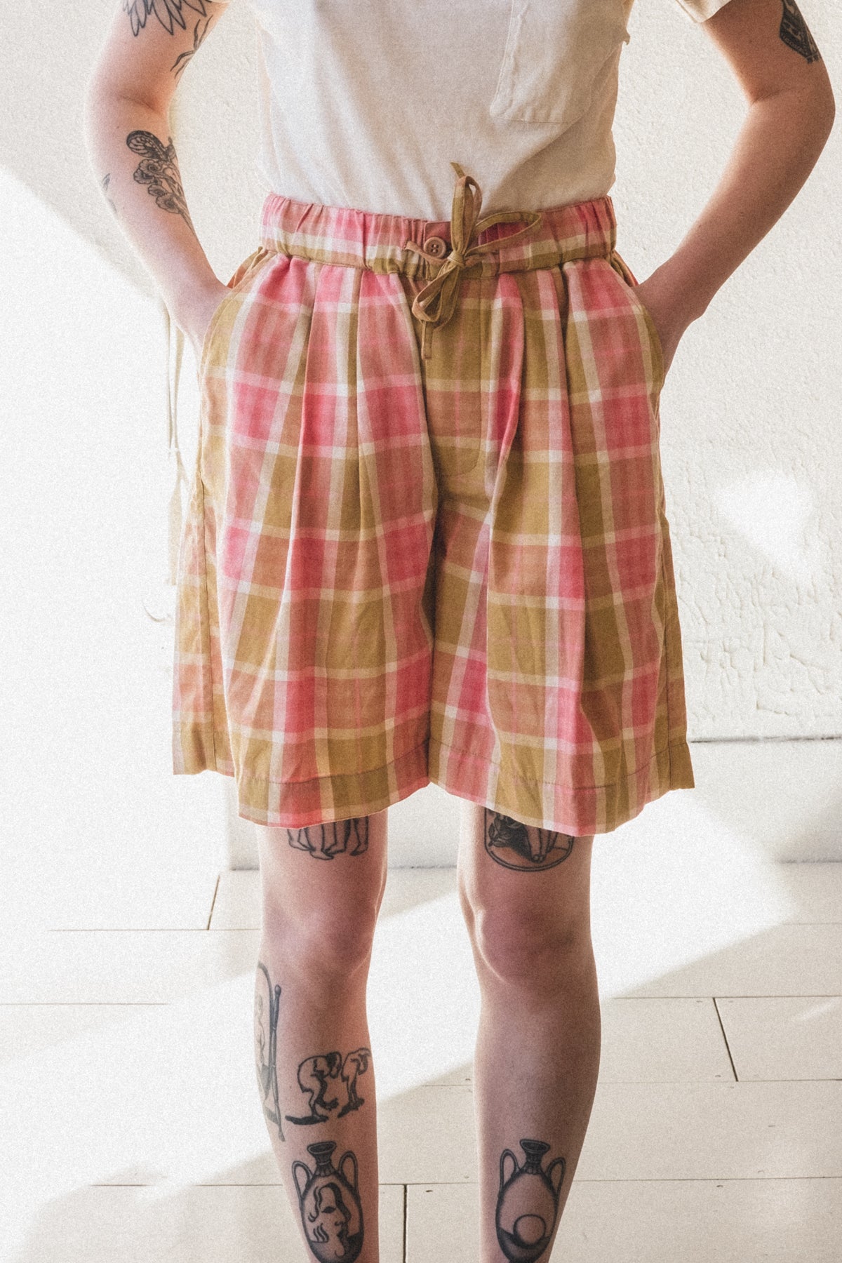 BRIDGE SHORTS IN PINK STORY CHECK