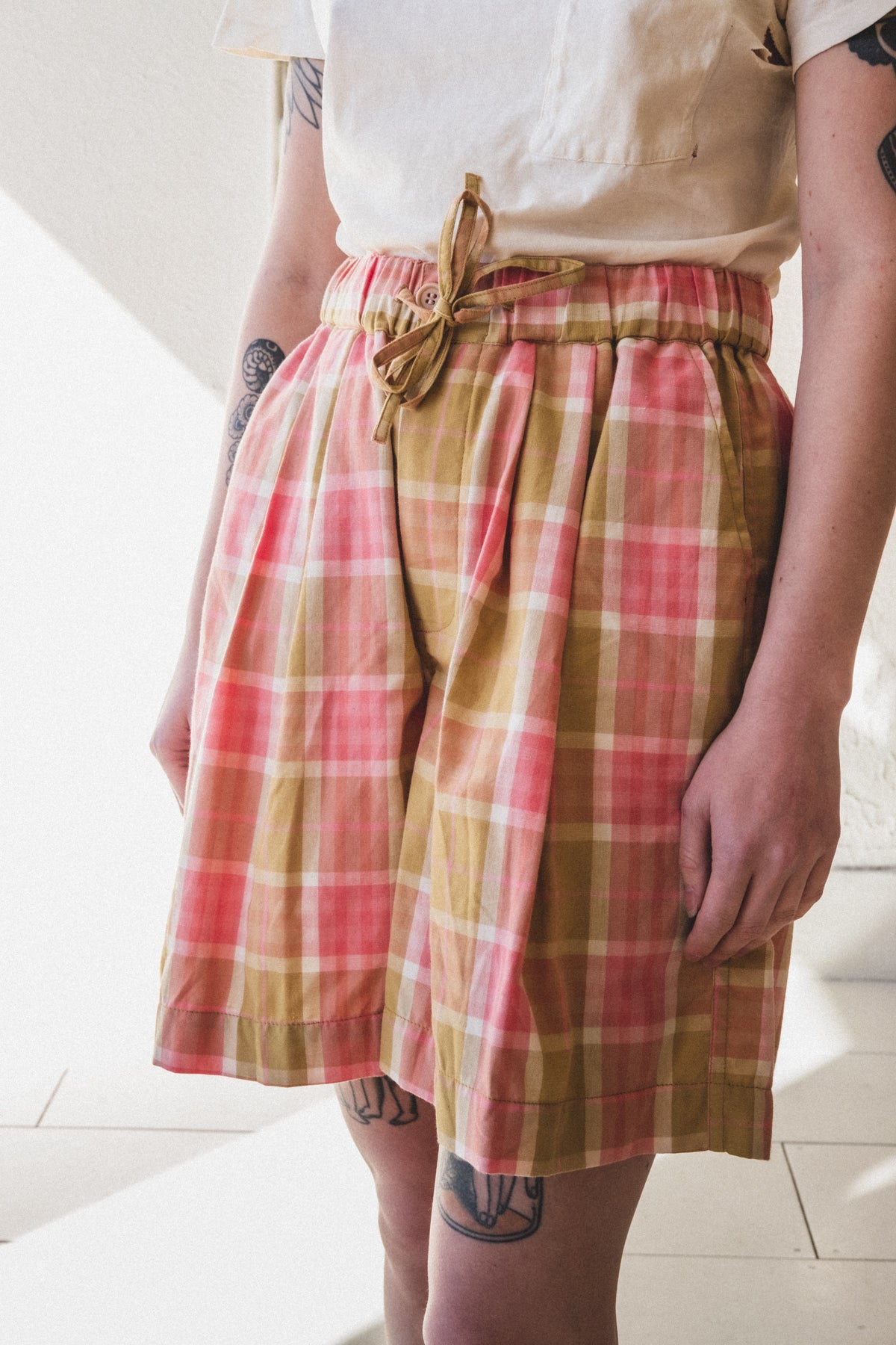 BRIDGE SHORTS IN PINK STORY CHECK