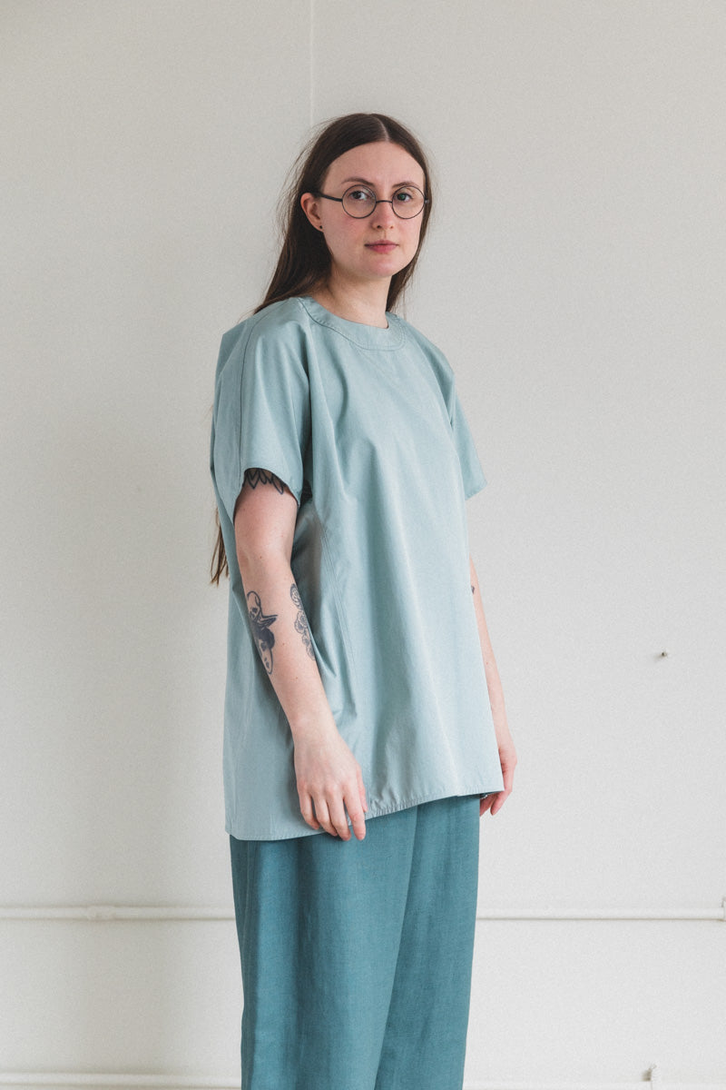 KERALA OVERSIZED WOVEN TEE IN GLACIER