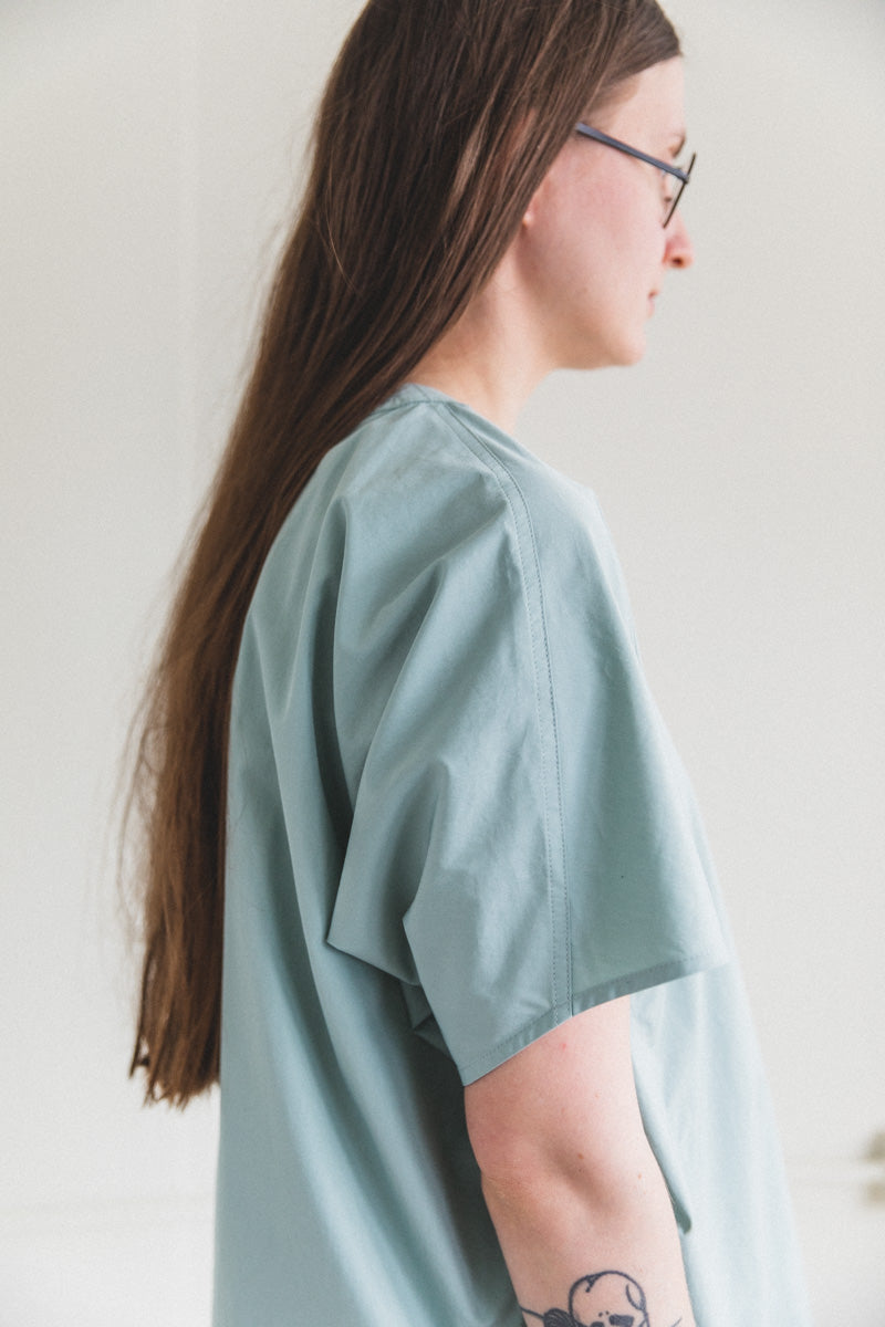KERALA OVERSIZED WOVEN TEE IN GLACIER