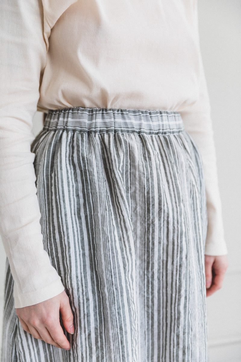 DAILY SKIRT IN GREEN AND WHITE STRIPE